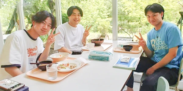 西風食堂を利用する学生
