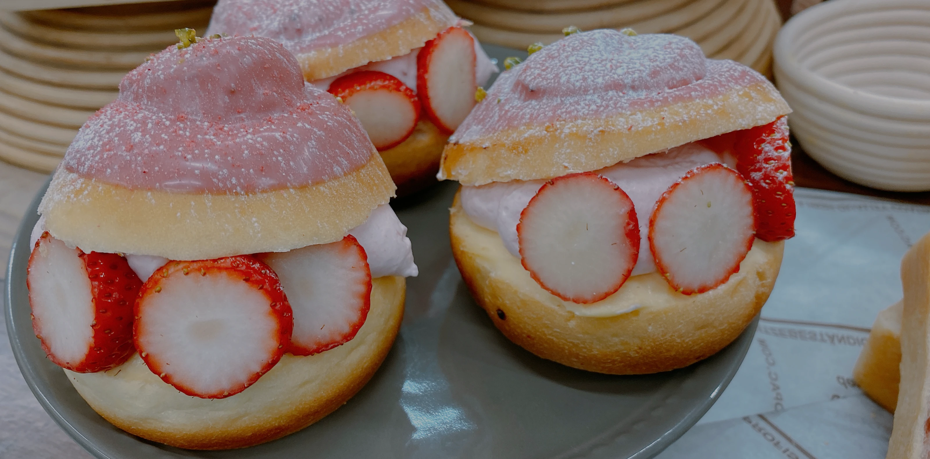 いちごパン