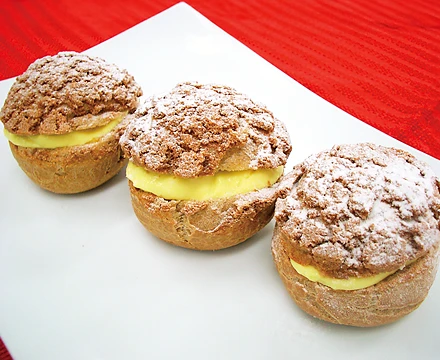 シュークリーム（クッキーシュー）