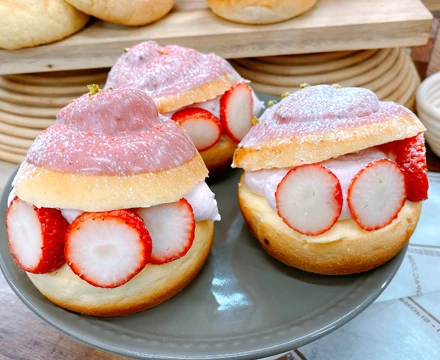 イチゴパン
